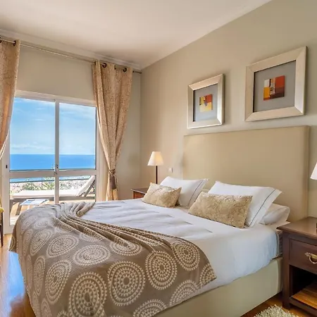 Stylish With Balcony And Amazing Views Over And The Sea Apartment Funchal (Madeira)
