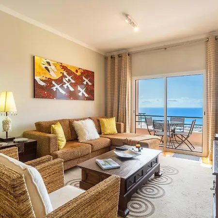 Stylish With Balcony And Amazing Views Over And The Sea Funchal (Madeira)