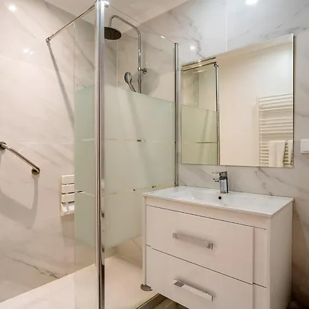 Stylish With Balcony And Amazing Views Over And The Sea Funchal (Madeira)