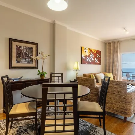 Stylish With Balcony And Amazing Views Over And The Sea Apartment