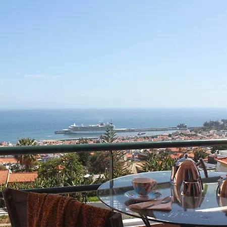 Apartment Stylish With Balcony And Amazing Views Over And The Sea