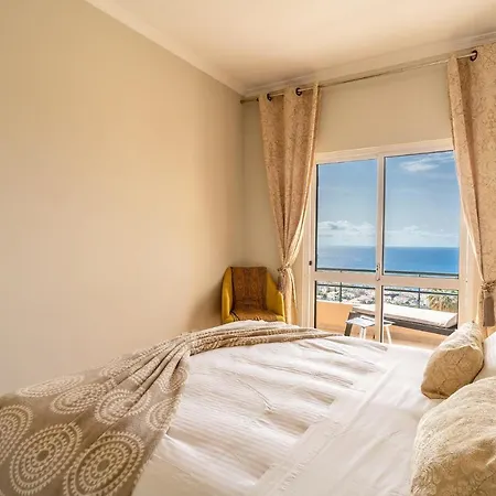 Stylish With Balcony And Amazing Views Over And The Sea * Funchal (Madeira)